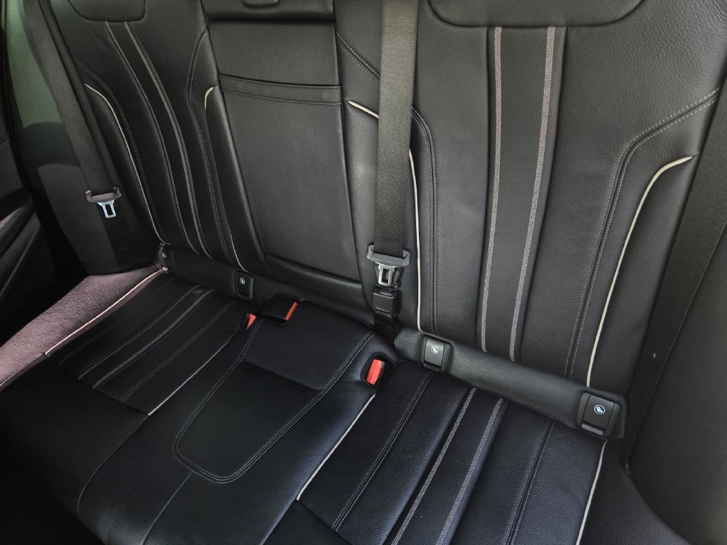 Used 2020 BMW 540i w/ Convenience Package RWD image 12