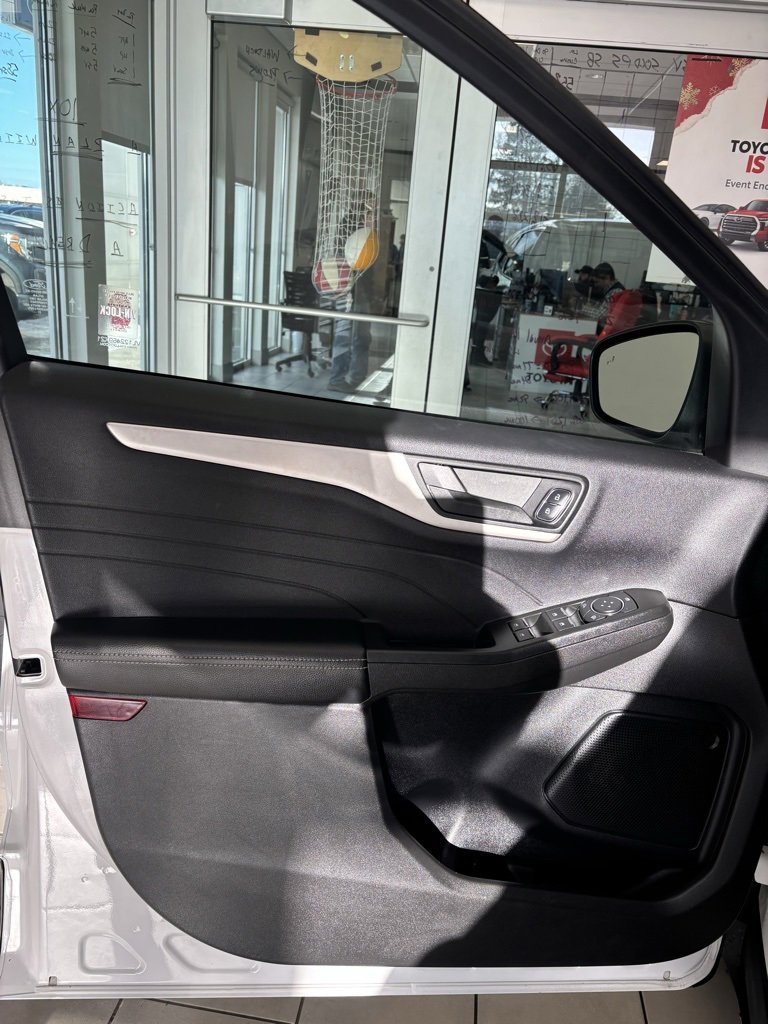 Used 2022 Ford Escape SE w/ Convenience Package image 6