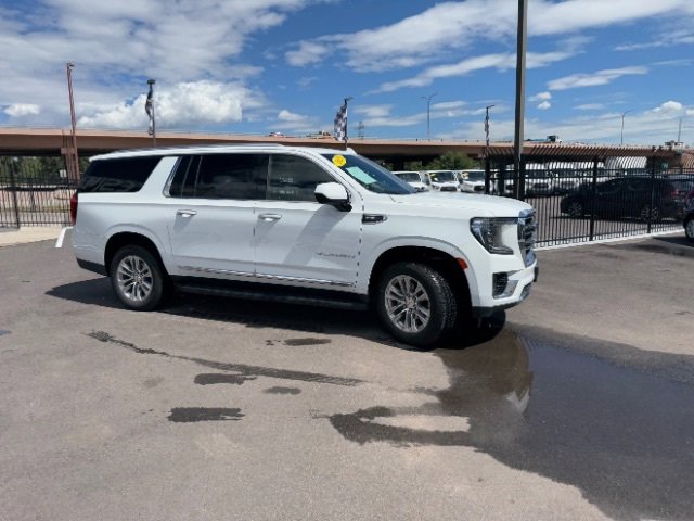 Used 2023 GMC Yukon XL SLT image 49