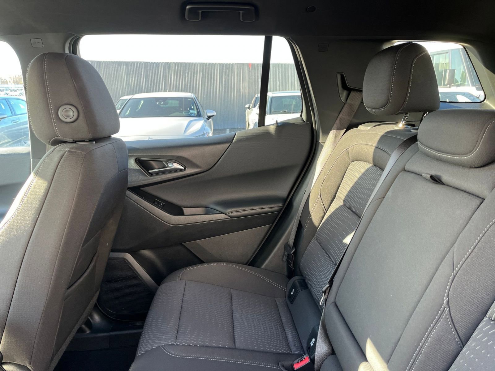 Used 2025 Chevrolet Equinox LT image 38