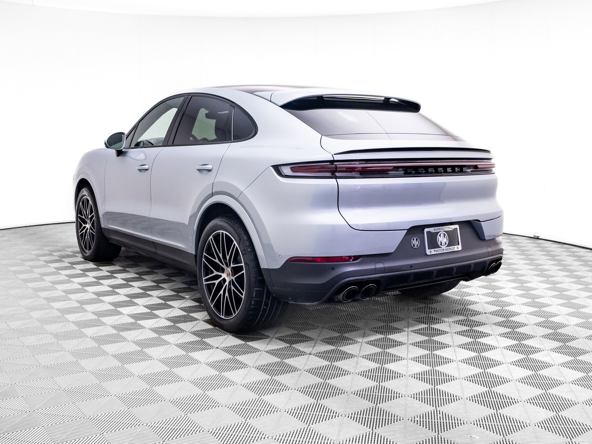 Certified 2025 Porsche Cayenne Coupe AWD/4WD image 3