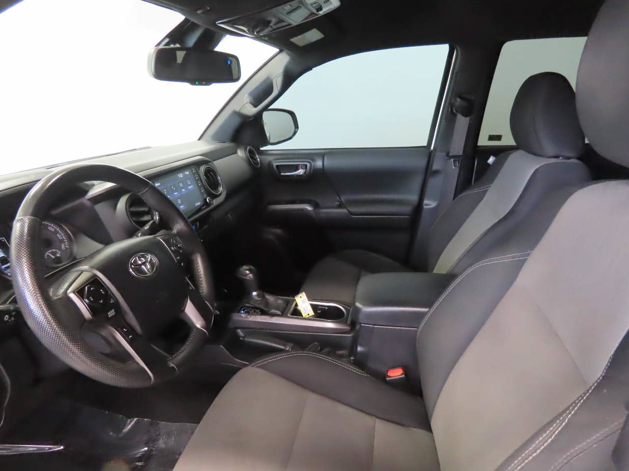Used 2023 Toyota Tacoma TRD Off-Road AWD/4WD image 7