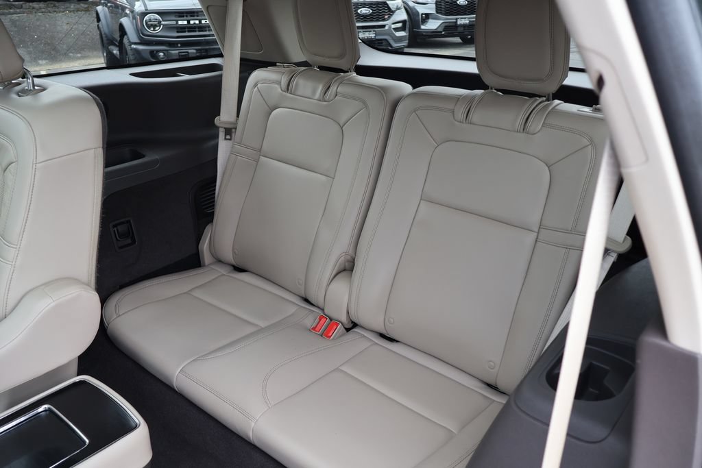 Used 2023 Lincoln Aviator Reserve w/ Equipment Group 201A AWD/4WD image 23