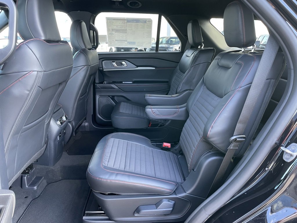 New 2026 Ford Explorer ST-Line w/ ST-Line Street Pack image 8