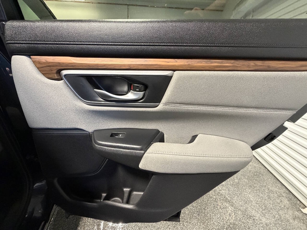 Used 2017 Honda CR-V EX image 18