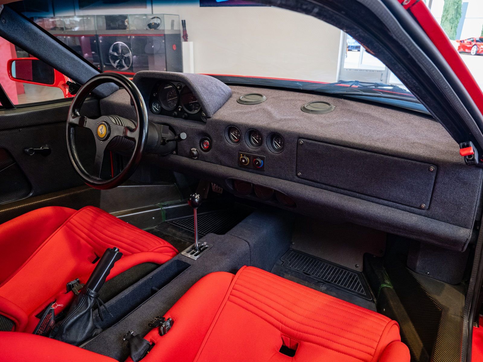 Used 1990 Ferrari F40 RWD image 17
