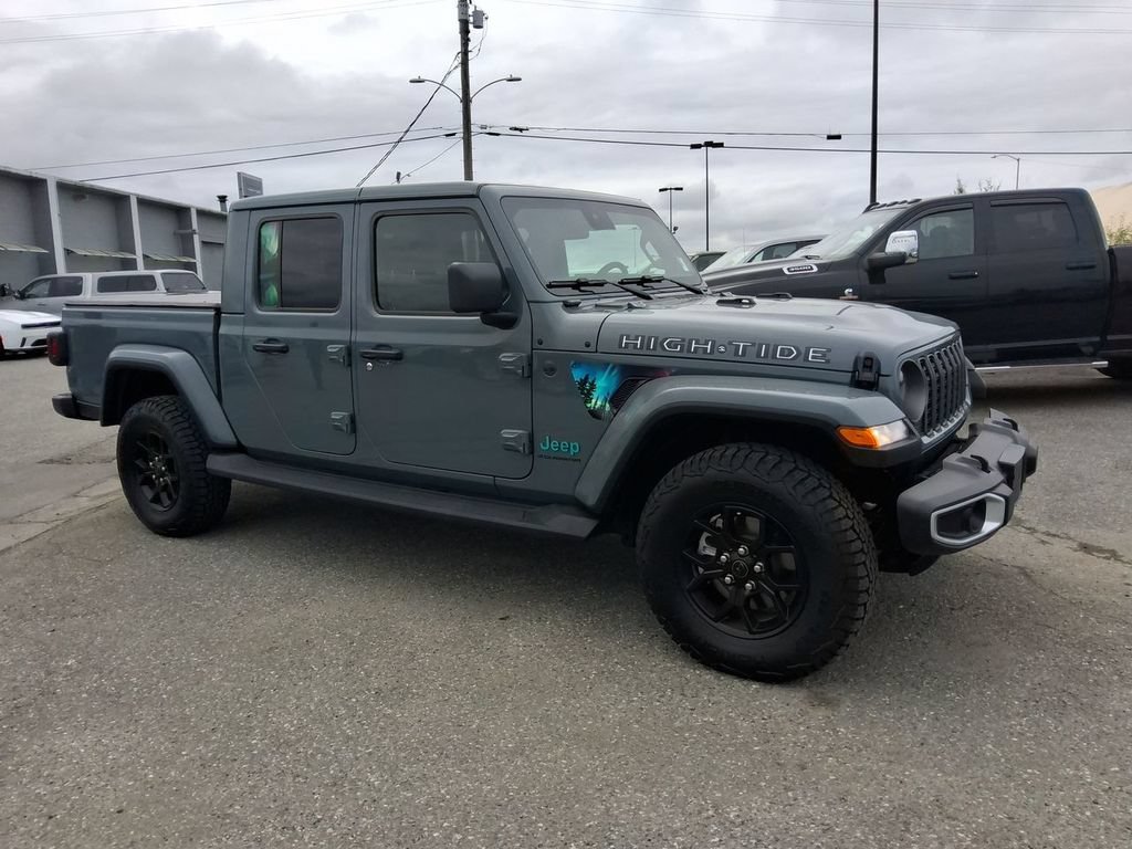 Certified 2025 Jeep Gladiator Sport AWD/4WD image 2