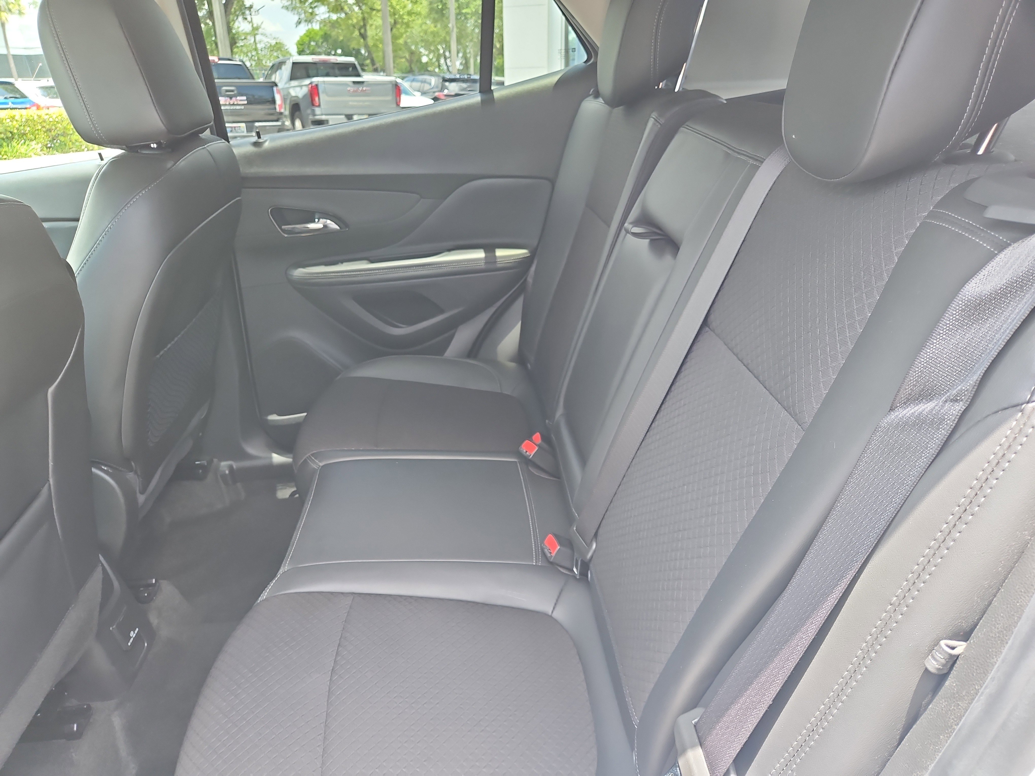 Used 2021 Buick Encore Preferred w/ Safety Package image 14