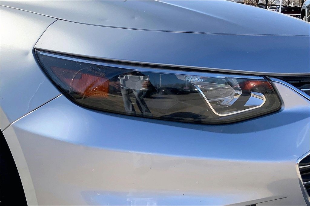 Used 2017 Chevrolet Malibu LT image 31