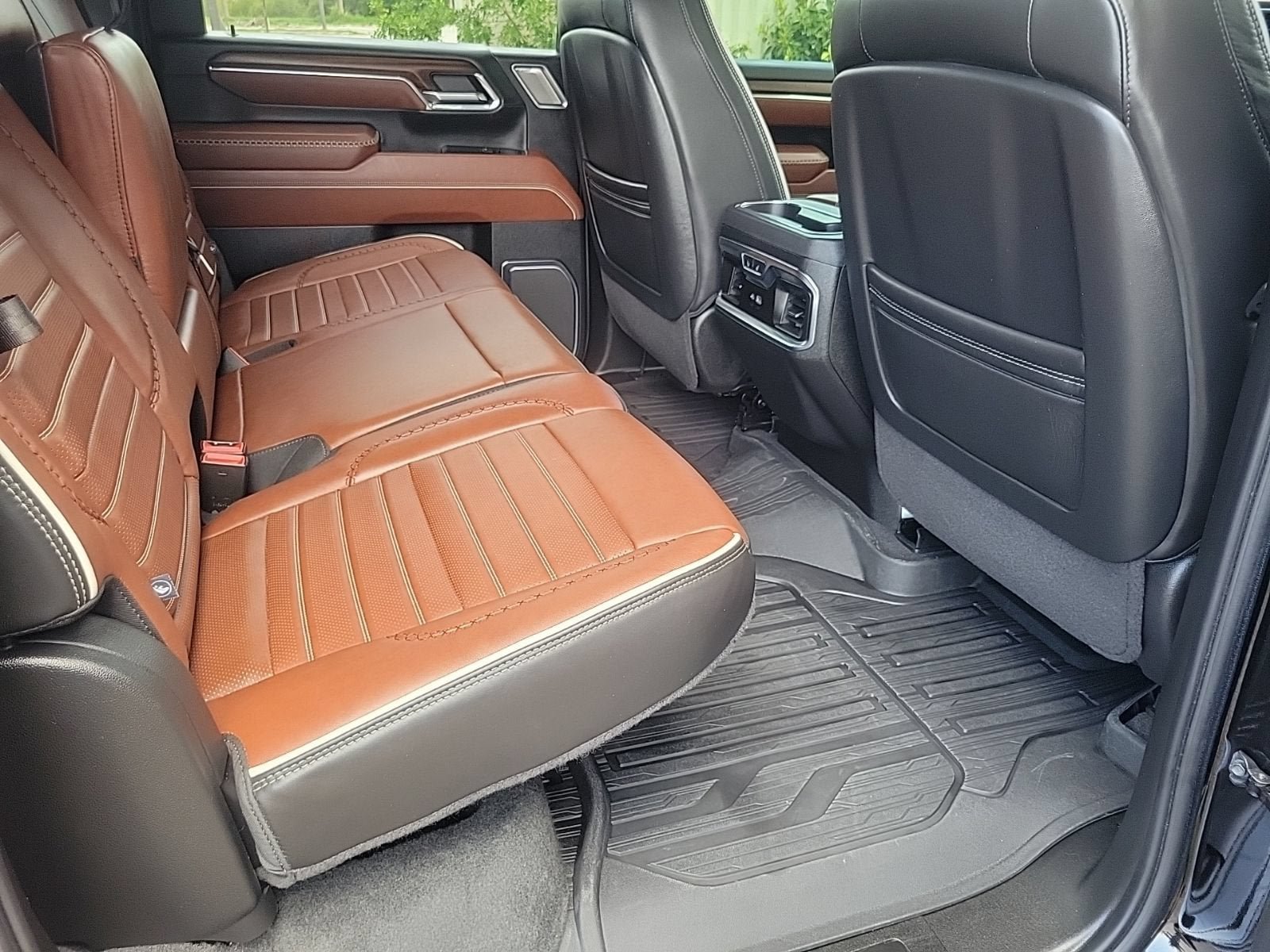 Used 2024 GMC Sierra 2500 Denali Ultimate AWD/4WD image 15