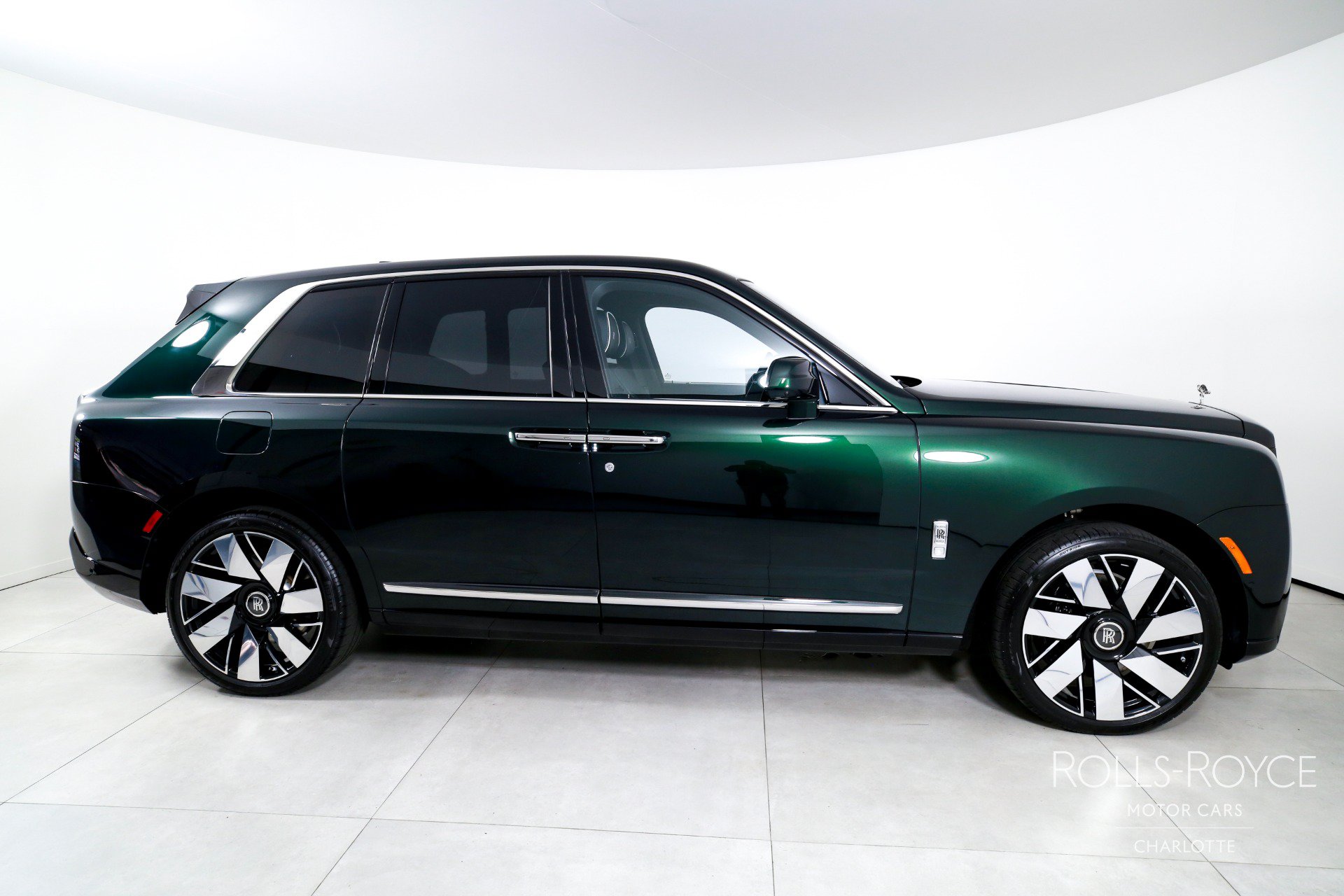 Used 2026 Rolls-Royce Cullinan AWD/4WD image 10