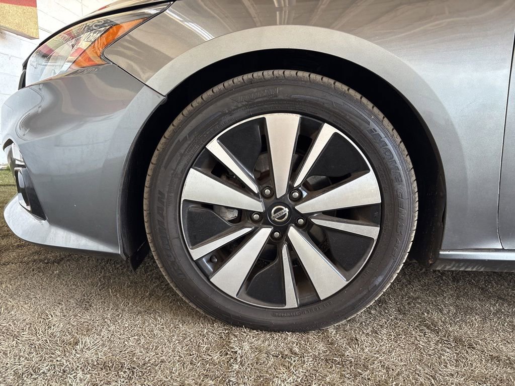 Used 2020 Nissan Altima 2.5 SL FWD image 11