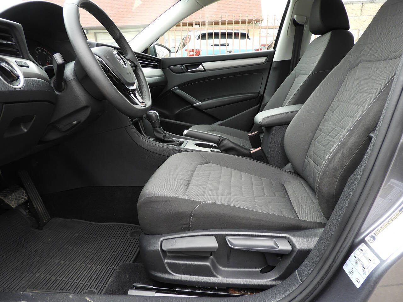 Used 2021 Volkswagen Passat 2.0T S w/ Luggage Net & Mats Package image 21