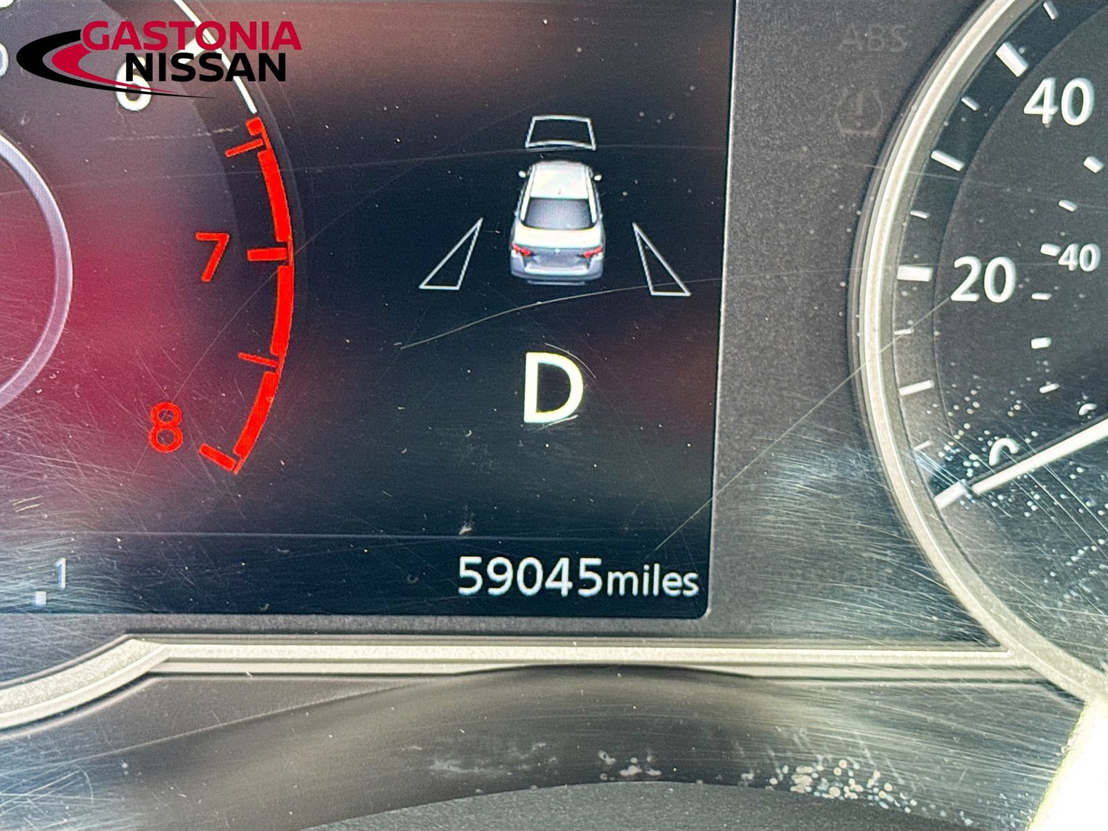 Used 2024 Nissan Versa SR FWD image 14
