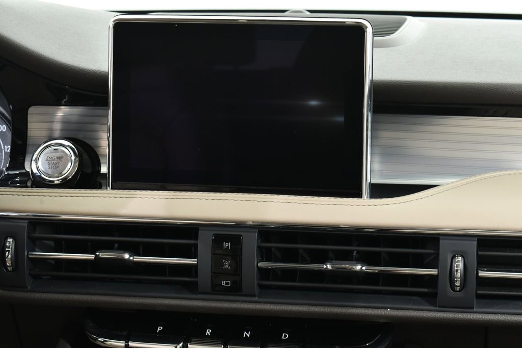 Used 2022 Lincoln Corsair AWD w/ Equipment Group 101A image 9