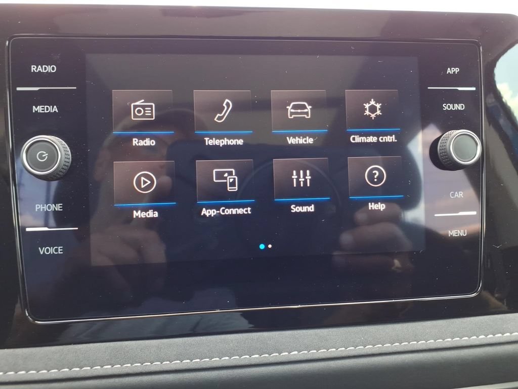 Certified 2025 Volkswagen Taos SE AWD/4WD image 28