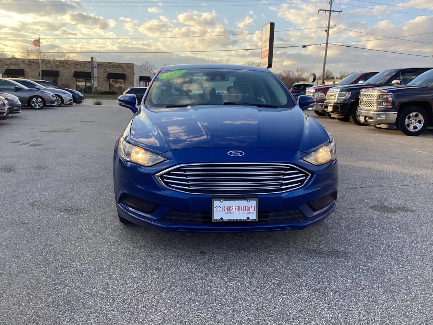 Used 2018 Ford Fusion SE FWD image 3