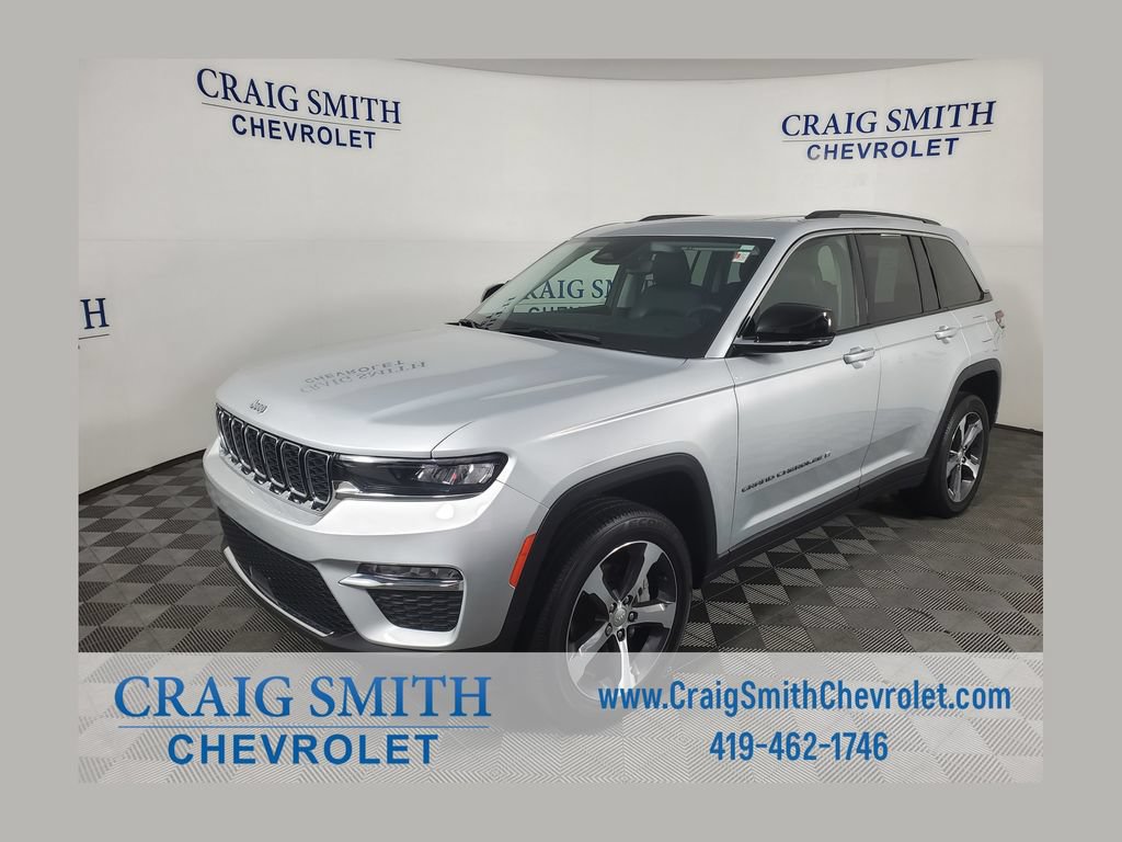 Used 2023 Jeep Grand Cherokee Limited AWD/4WD image 1