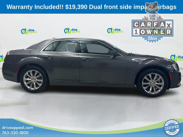 Used 2022 Chrysler 300 Touring image 4