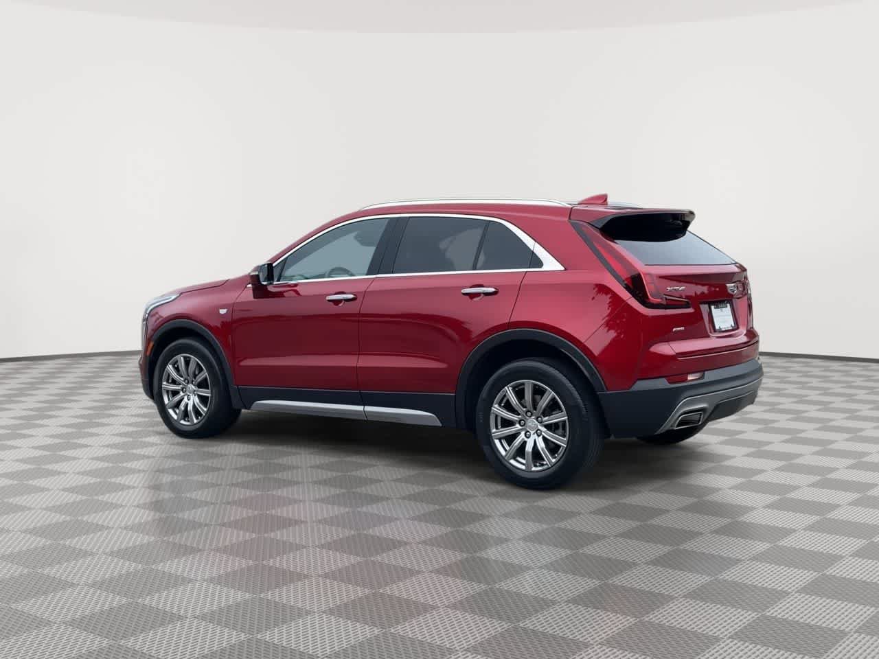 Certified 2022 Cadillac XT4 Premium Luxury w/ Enhanced Visibility Package AWD/4WD image 6