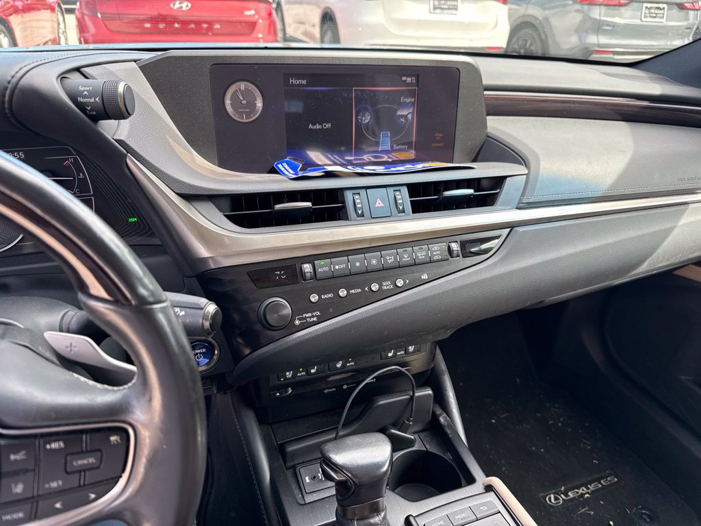 Used 2020 Lexus ES 300h w/ Premium Package FWD image 3