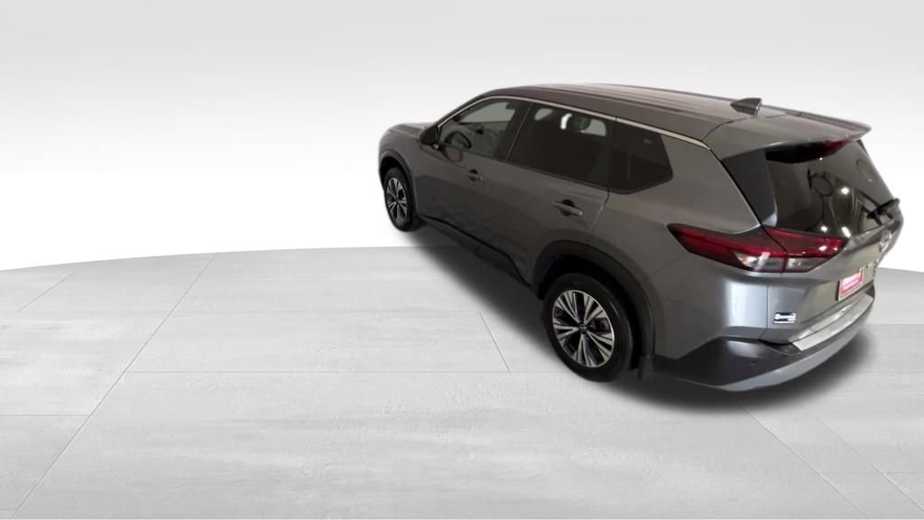 Used 2023 Nissan Rogue SV image 3