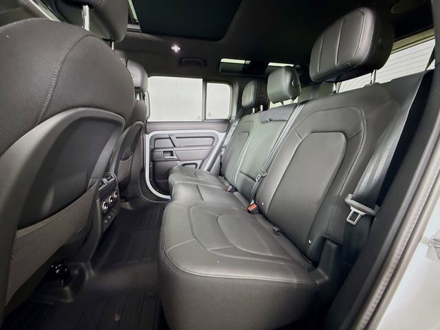 Certified 2025 Land Rover Defender 110 V8 image 24