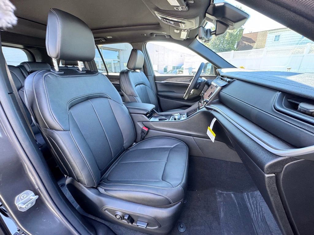 New 2026 Jeep Grand Cherokee Limited AWD/4WD image 19
