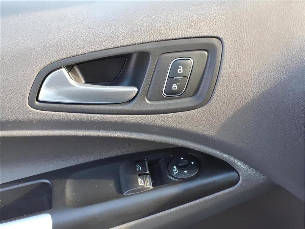 Used 2023 Ford Transit Connect XLT image 18