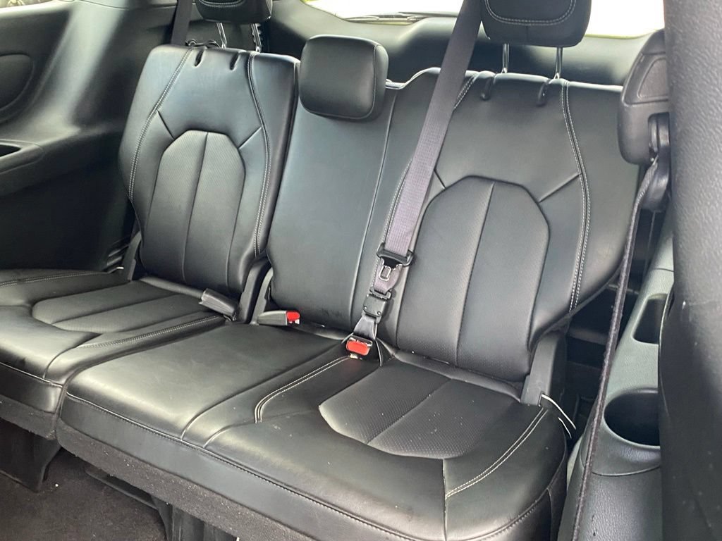 Used 2025 Chrysler Pacifica Select FWD image 8