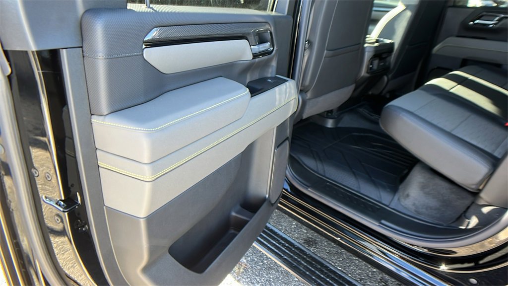 New 2026 Chevrolet Silverado 2500 ZR2 image 17