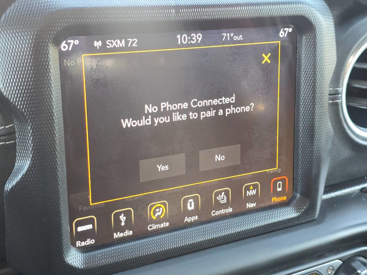 Used 2018 Jeep Wrangler Unlimited Sahara image 7