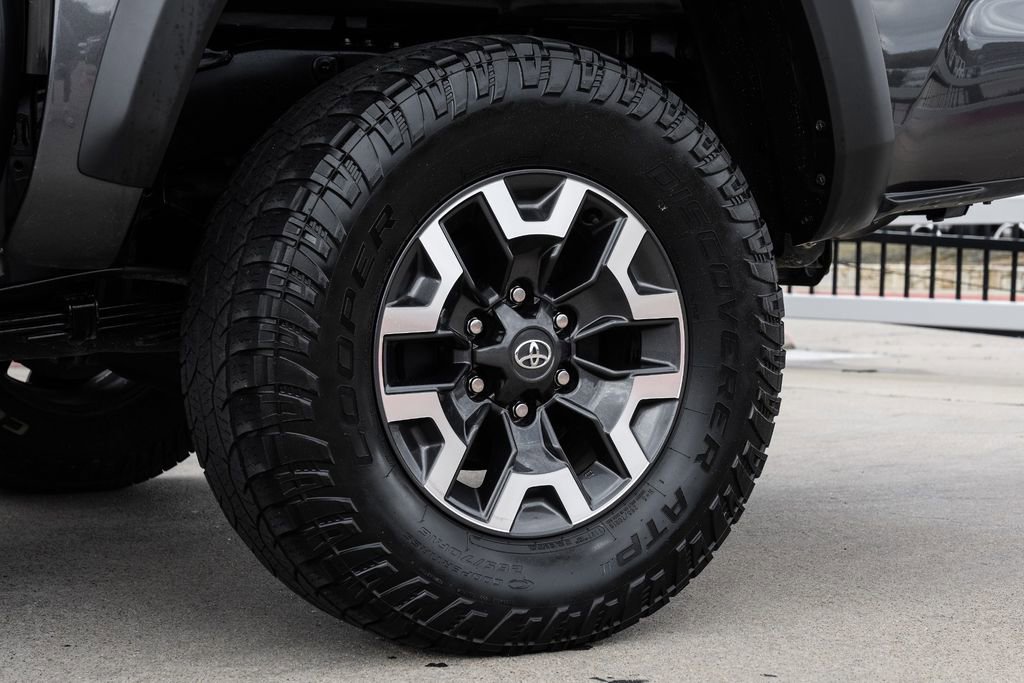 Used 2021 Toyota Tacoma TRD Off-Road AWD/4WD image 54