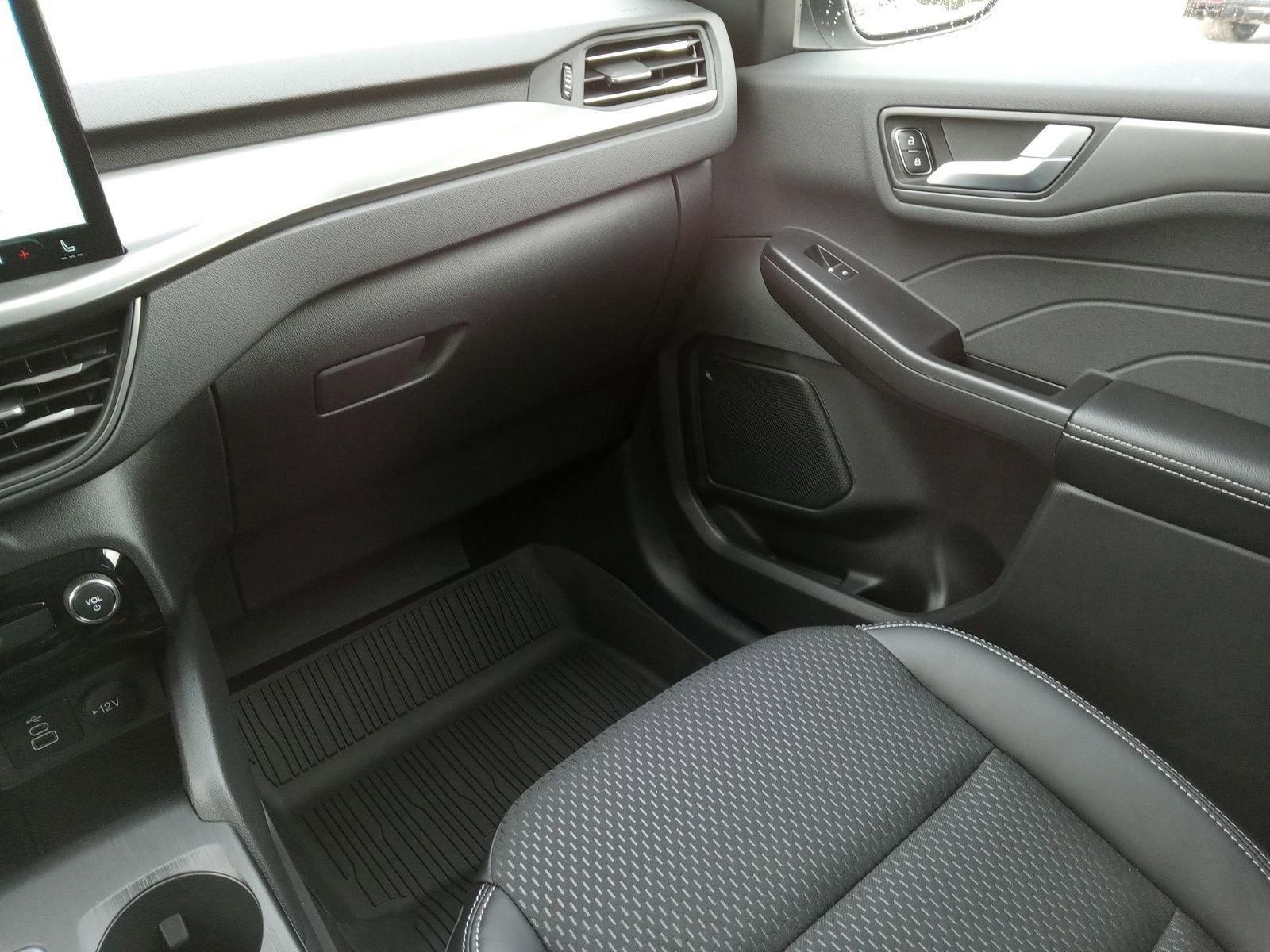 Used 2025 Ford Escape SE image 20