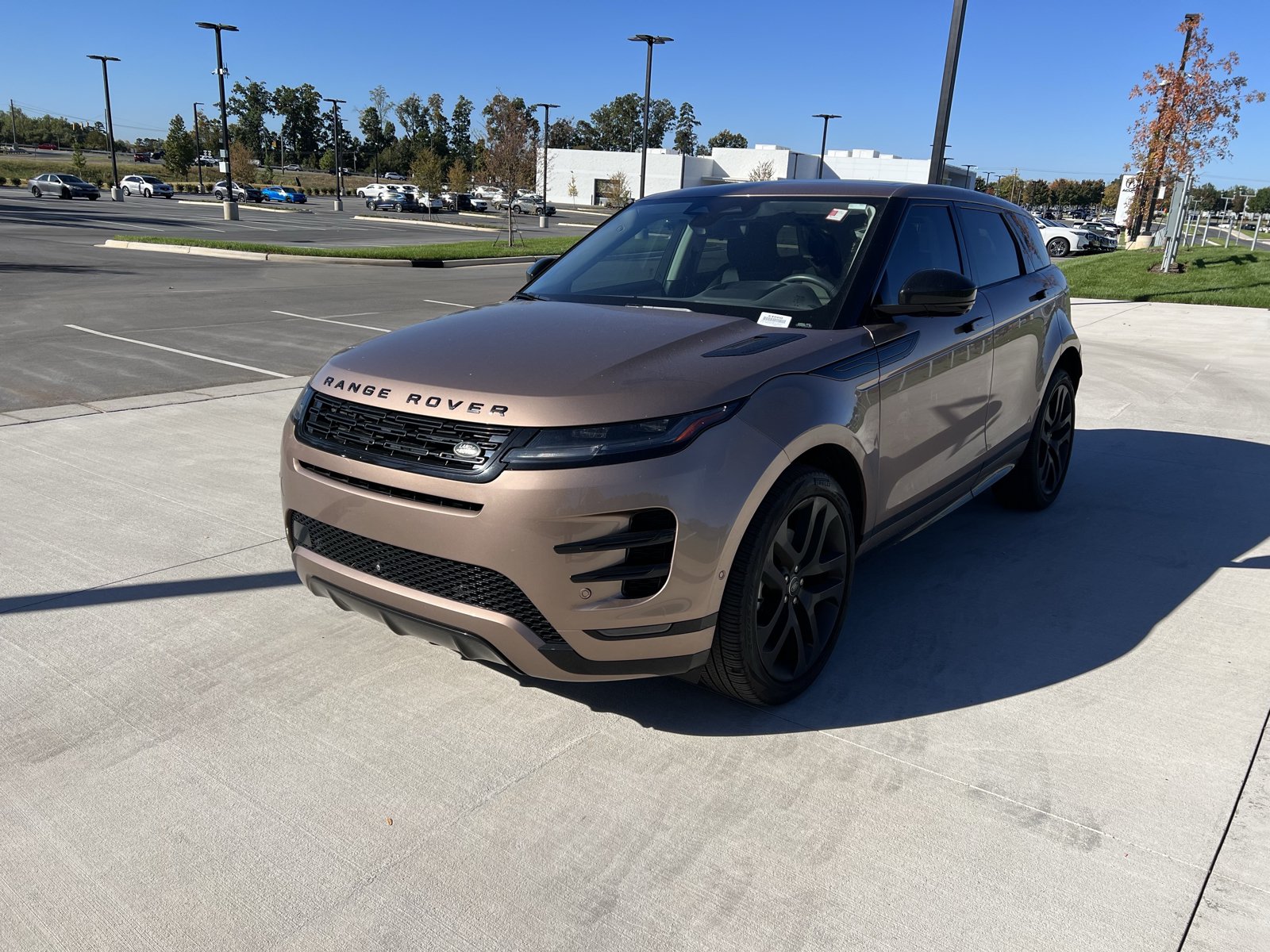 Used 2024 Land Rover Range Rover Evoque Dynamic SE AWD/4WD image 4