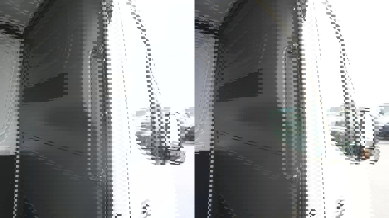 Used 2025 Mercedes-Benz Sprinter 2500 image 11