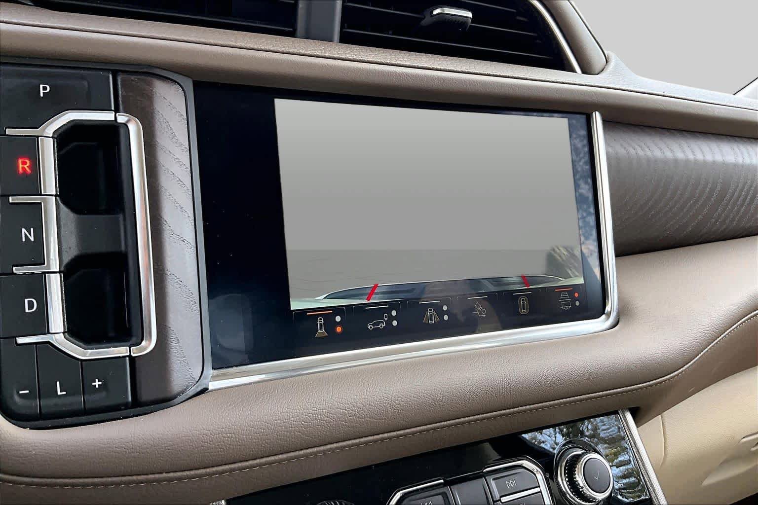 Used 2024 GMC Yukon Denali w/ Advanced Technology Package AWD/4WD image 57