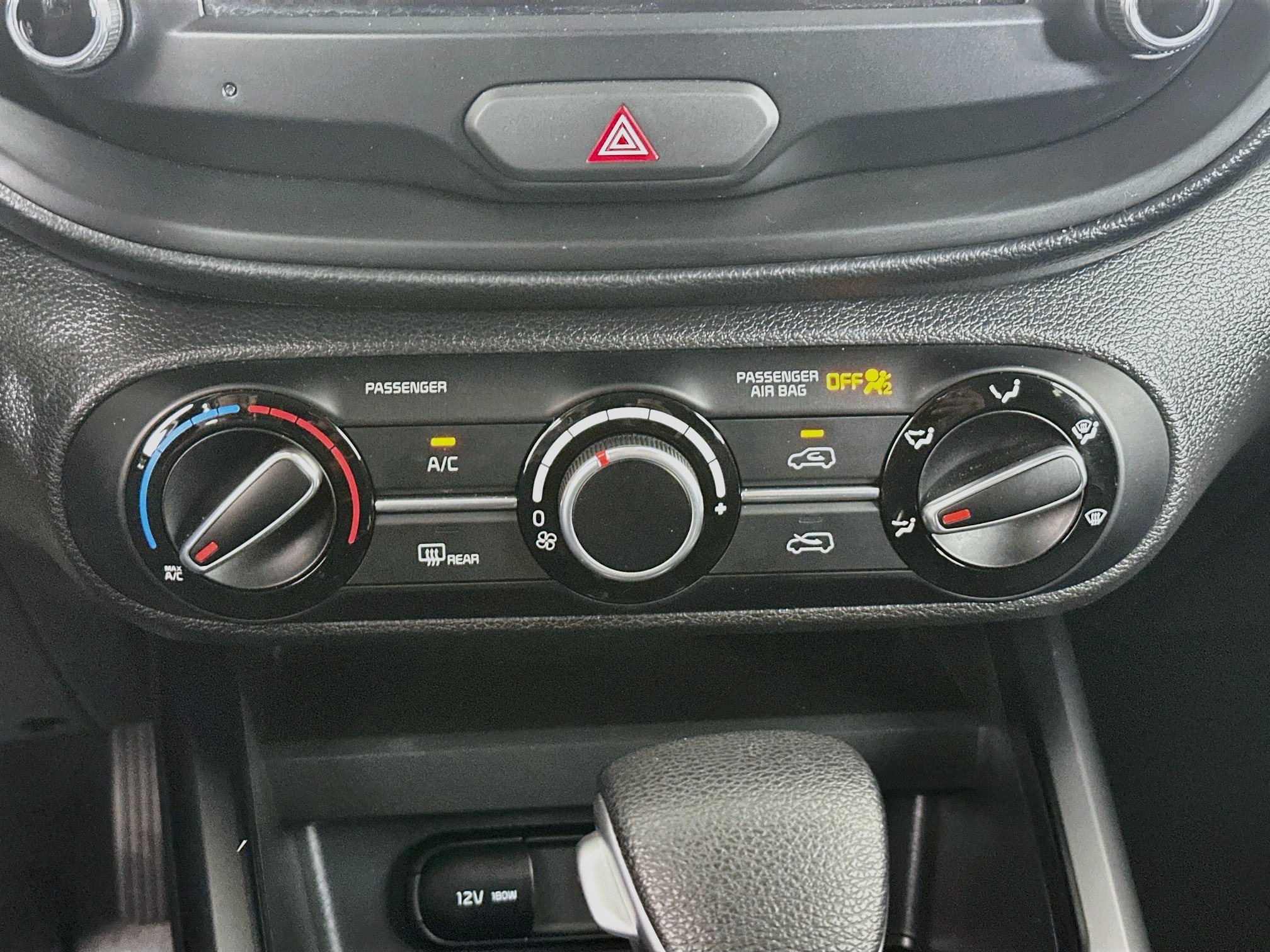 Used 2025 Kia Soul LX w/ LX Technology Package FWD image 23