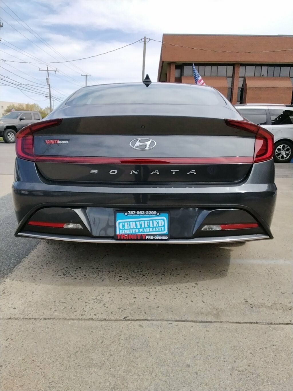 Used 2021 Hyundai Sonata SE w/ Preferred Accessory Package image 3