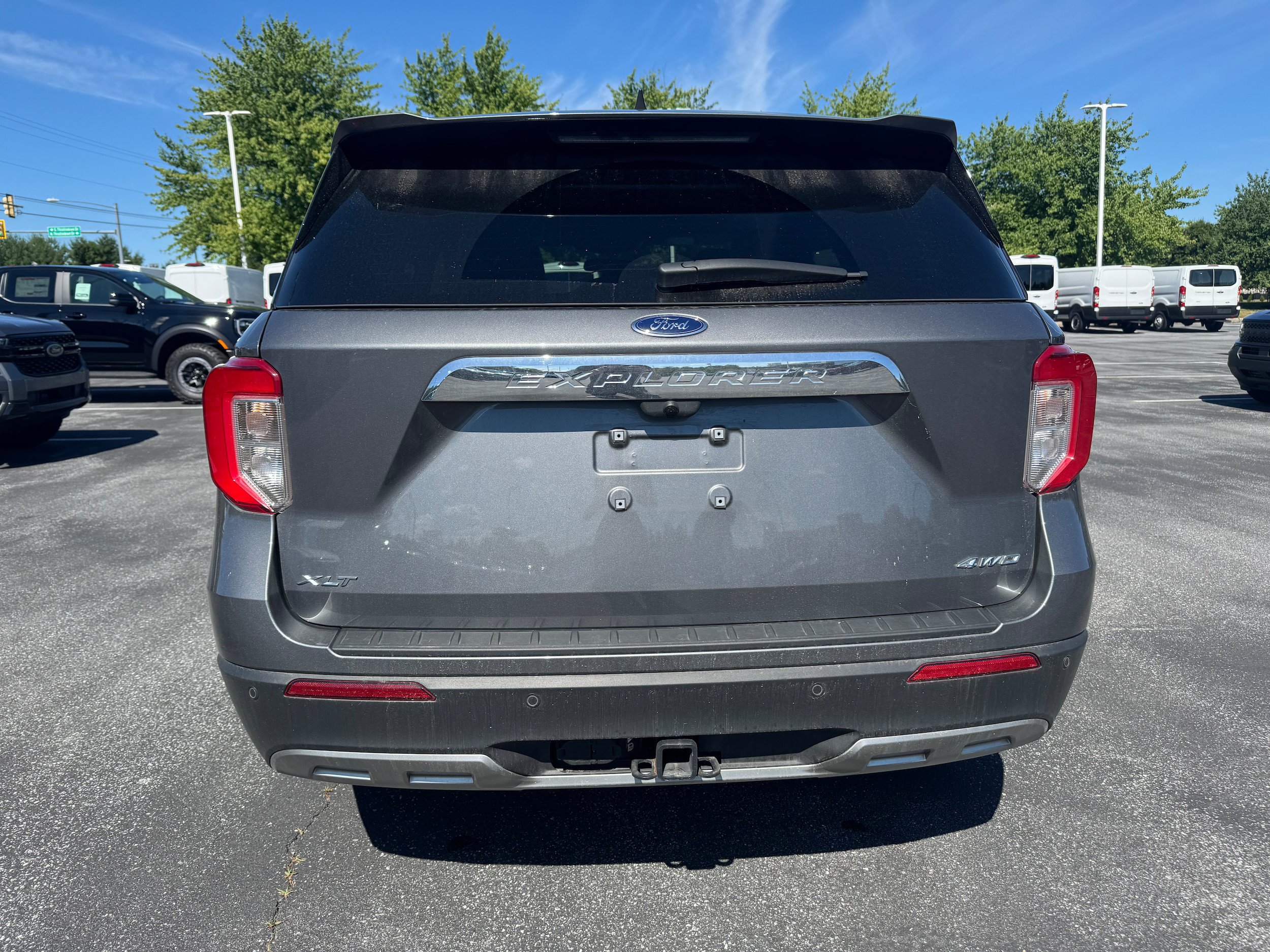 Used 2024 Ford Explorer XLT w/ Equipment Group 202A AWD/4WD image 4