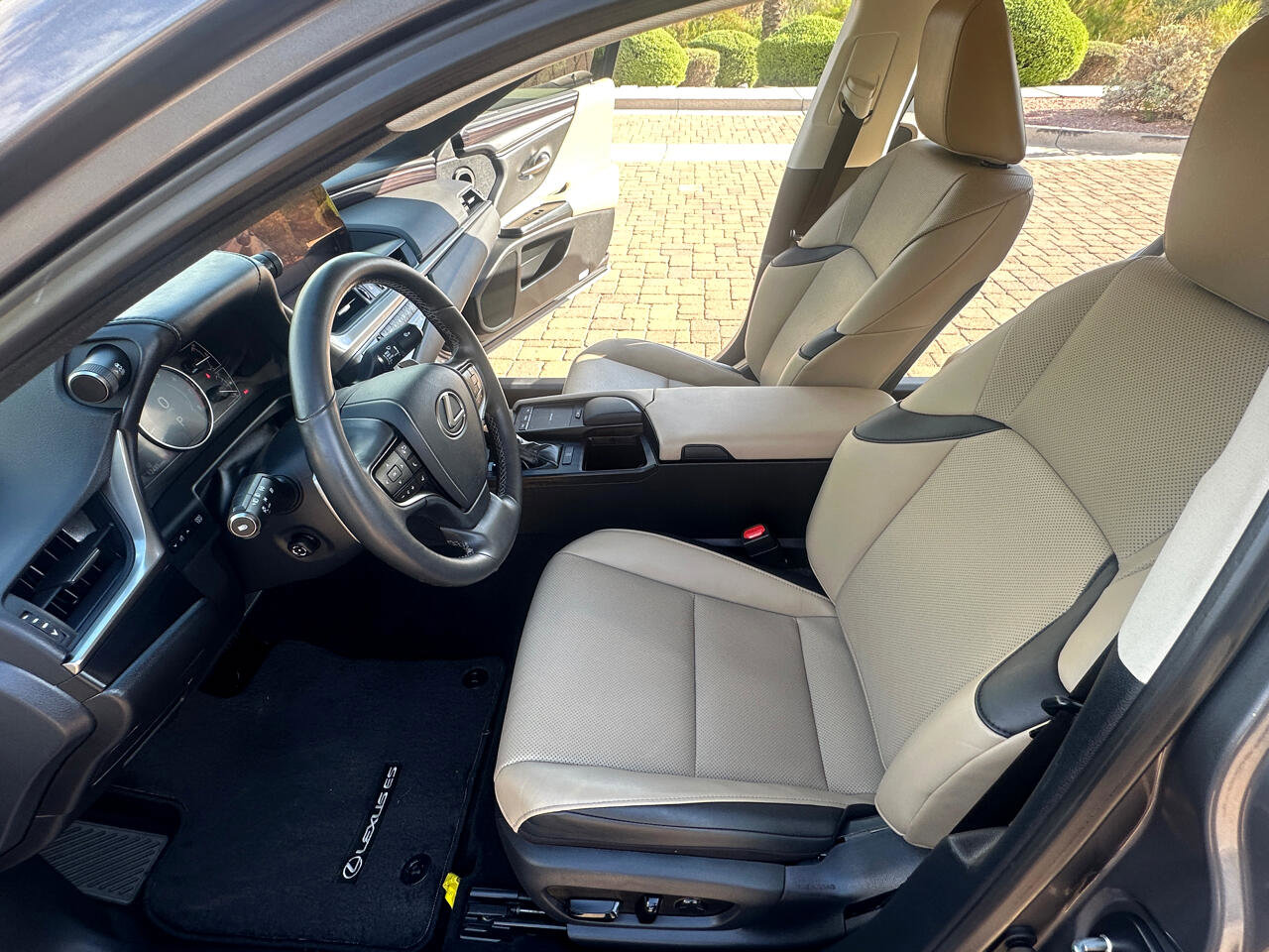 Used 2020 Lexus ES 350 w/ Luxury Package image 19