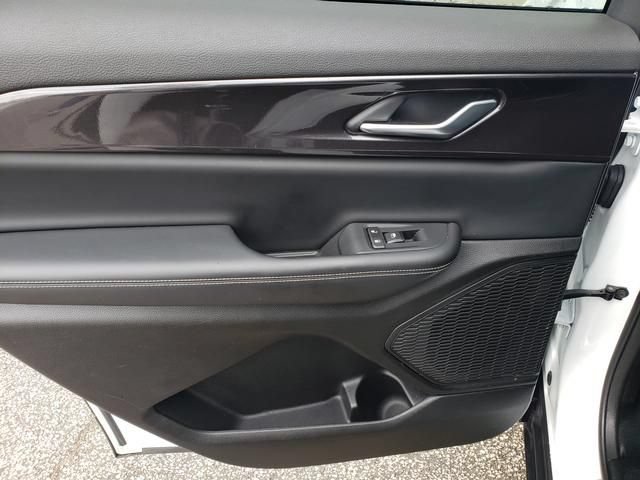 Used 2023 Jeep Grand Cherokee L Laredo AWD/4WD image 13