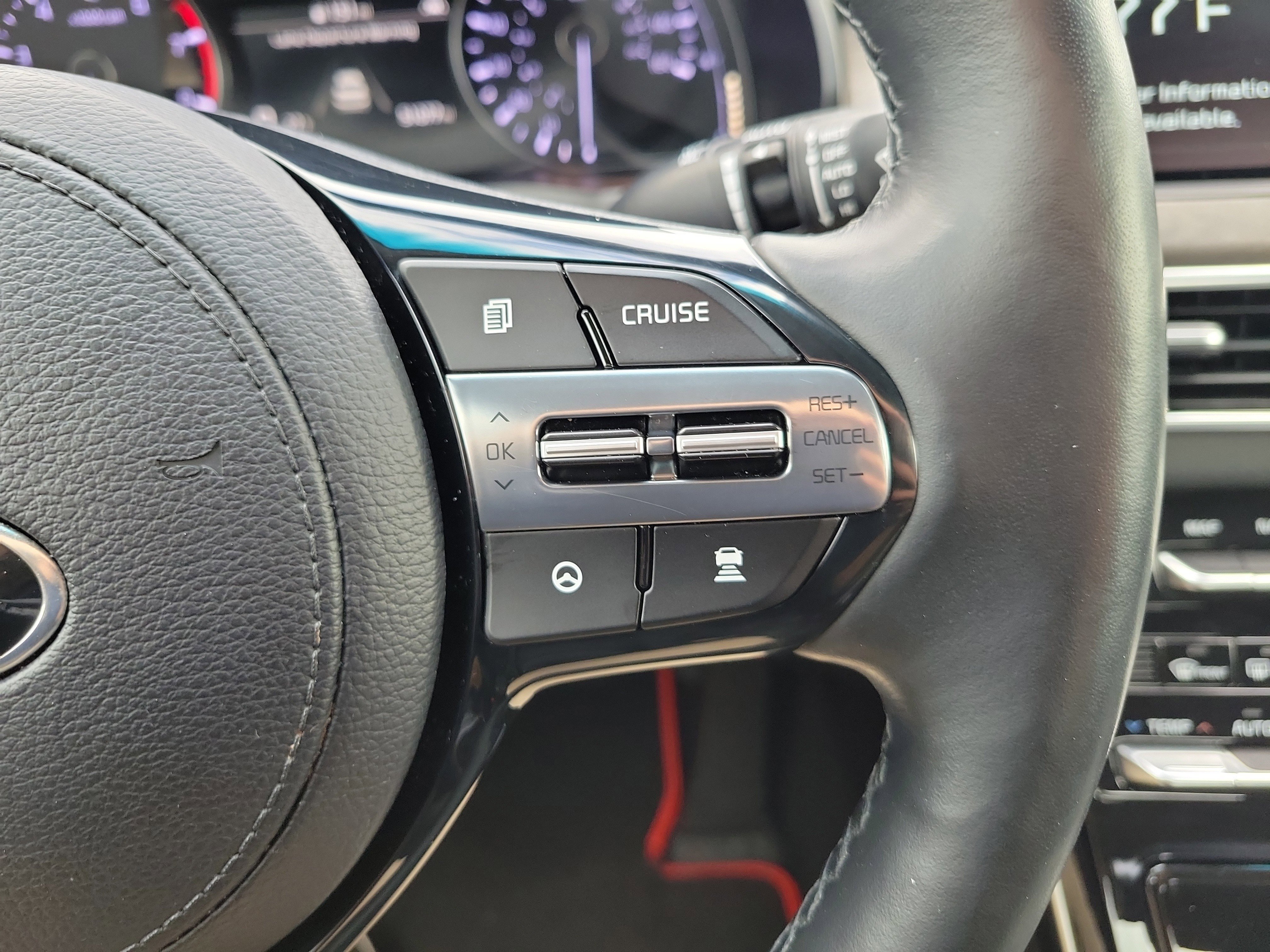 Certified 2020 Kia Cadenza Limited image 28