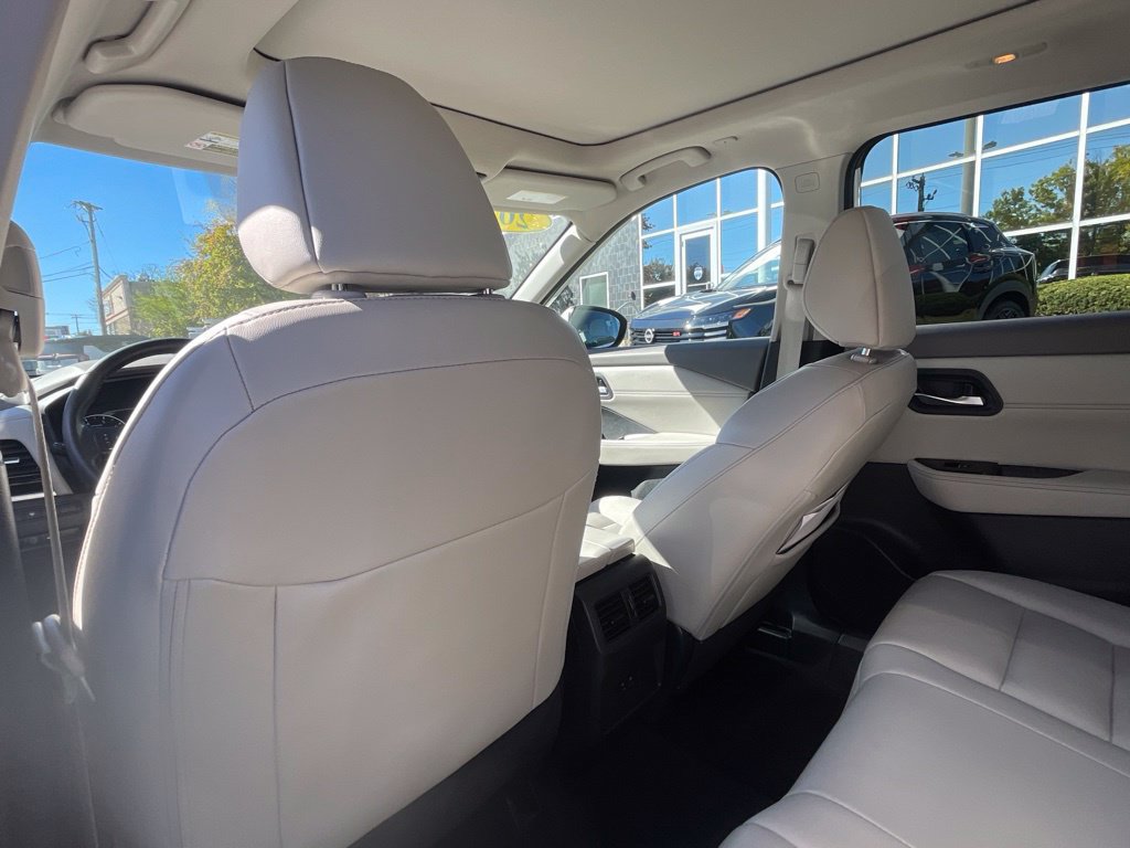 Certified 2023 Nissan Rogue SL AWD/4WD image 19