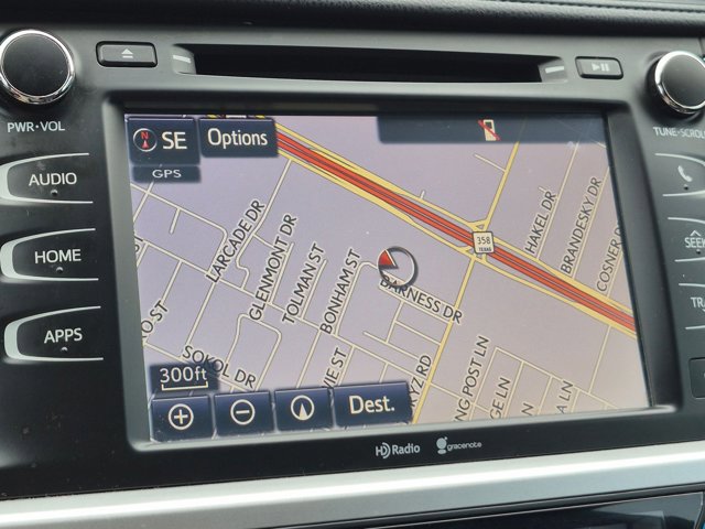 Used 2015 Toyota Highlander XLE FWD image 11