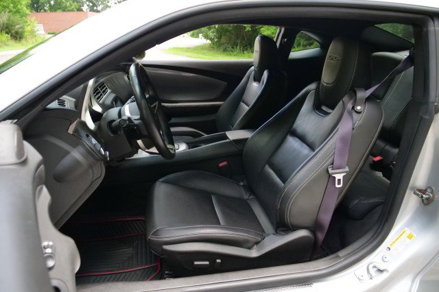 Used 2010 Chevrolet Camaro SS RWD image 3