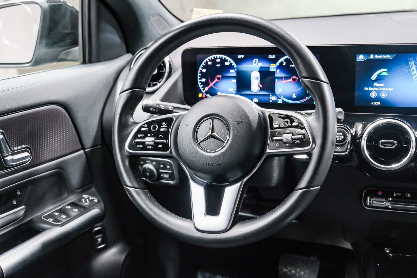 Certified 2023 Mercedes-Benz GLA 250 image 17