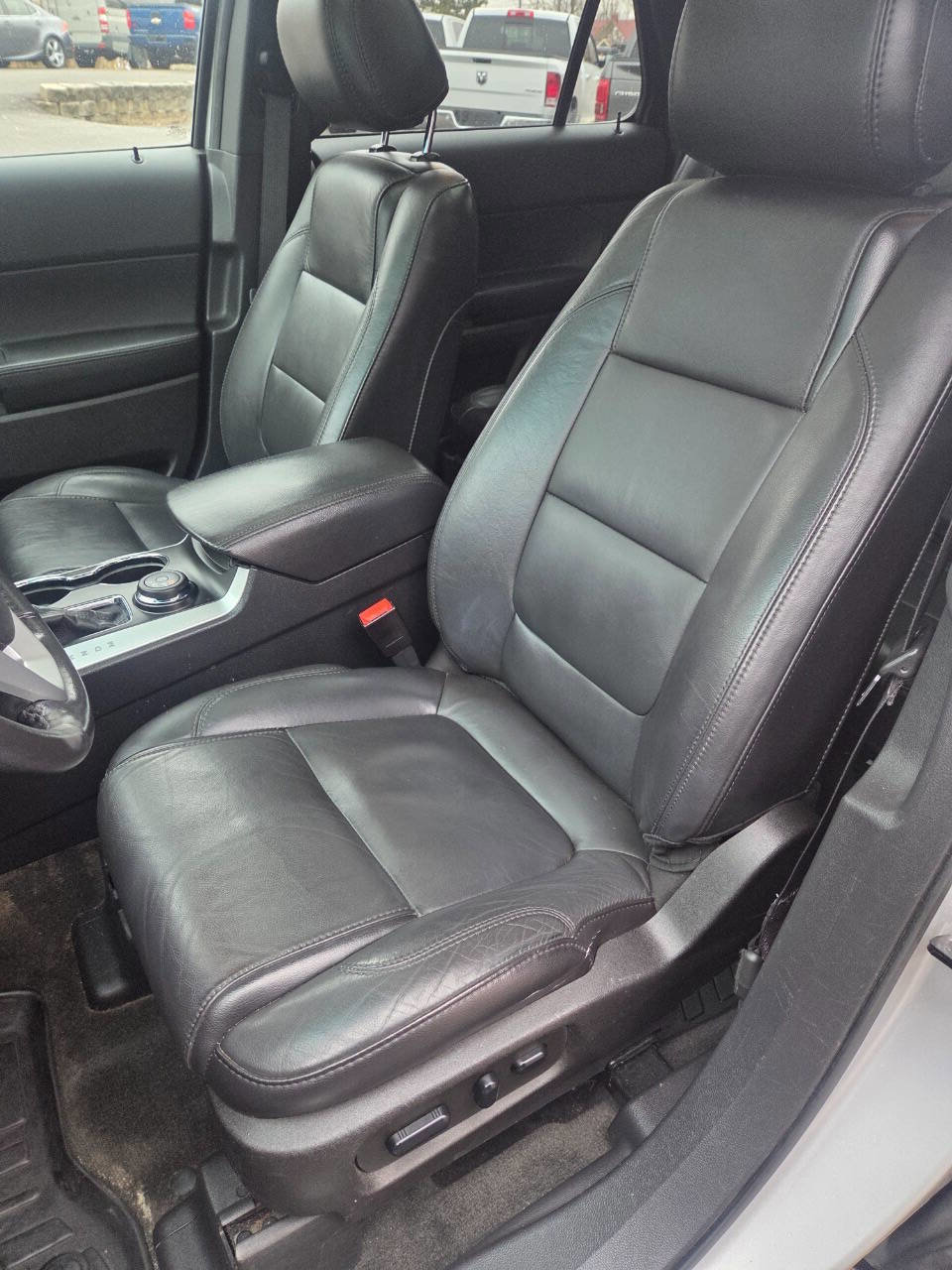 Used 2015 Ford Explorer Limited image 23