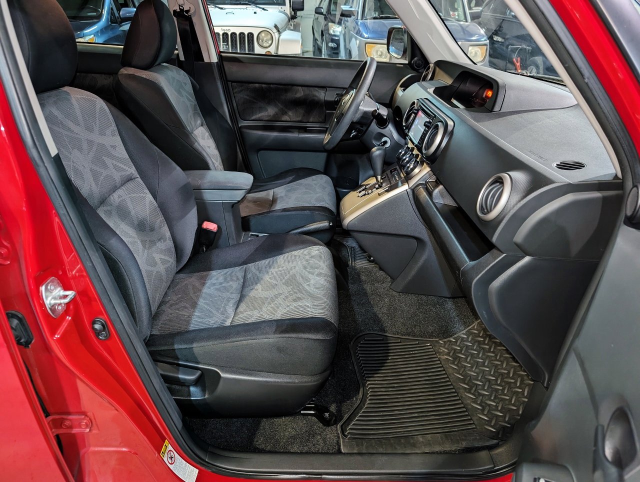 Used 2013 Scion xB image 27