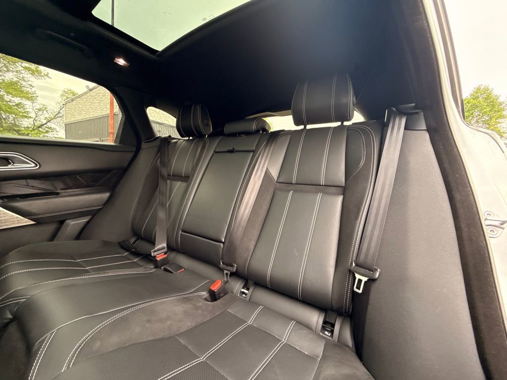 Used 2019 Land Rover Range Rover Velar R-Dynamic SE AWD/4WD image 15